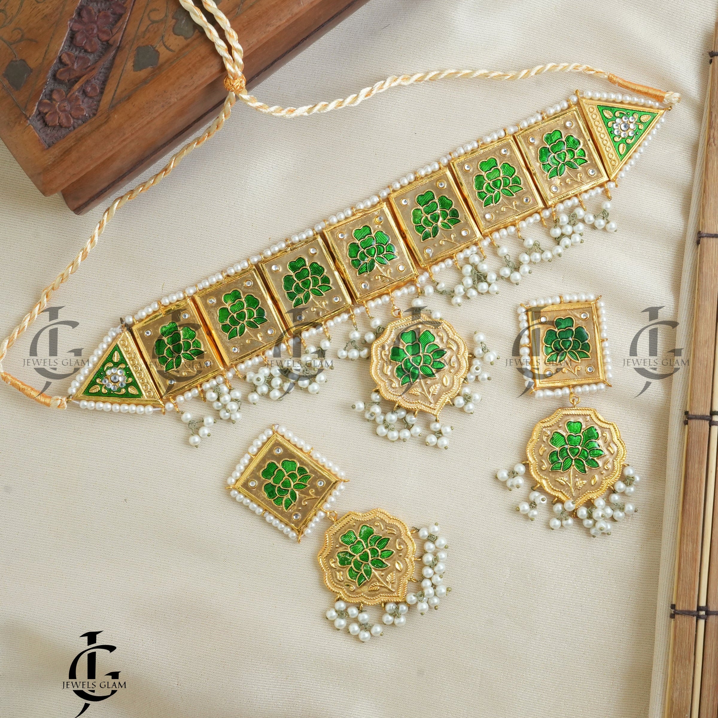 Thappa Kundan Choker Set Green