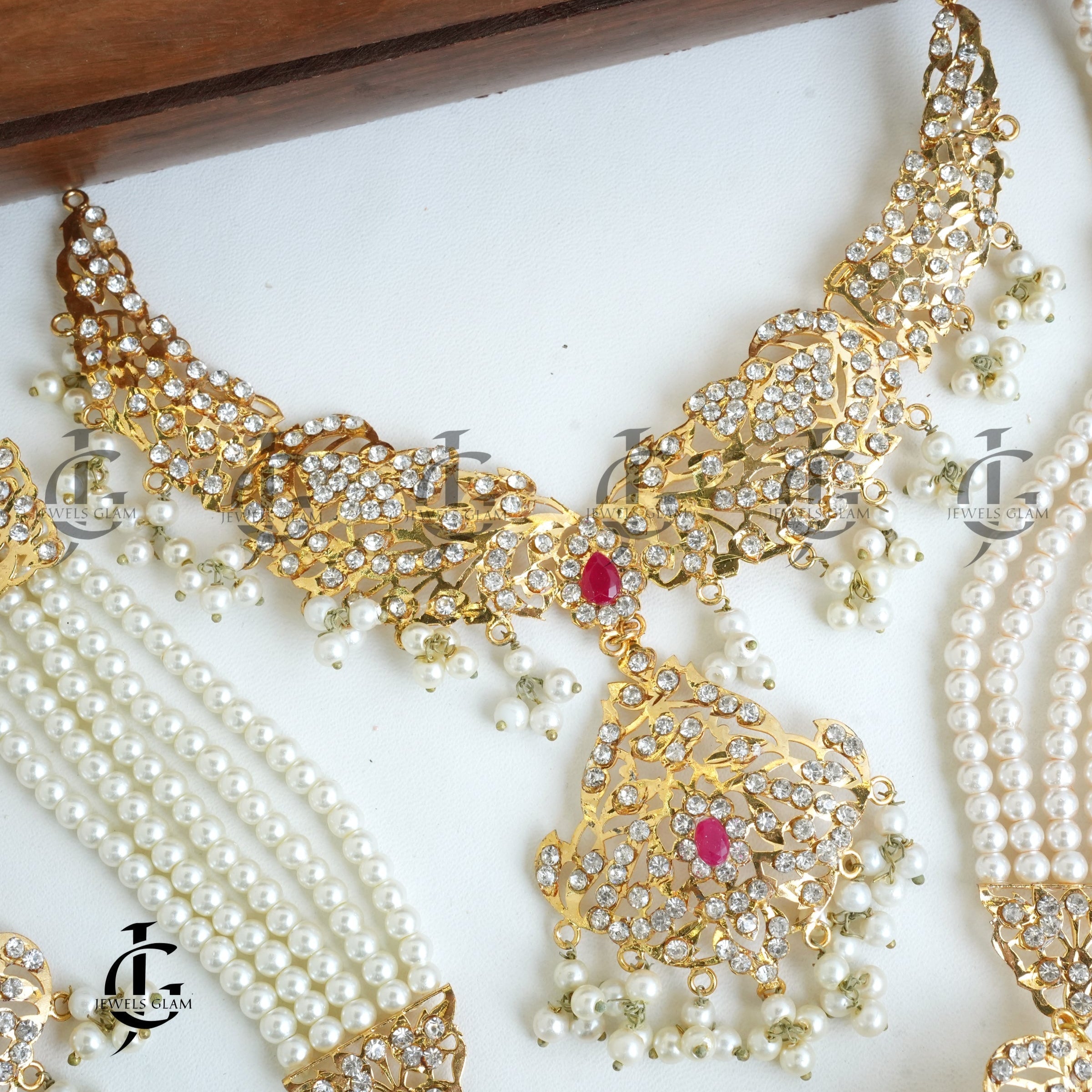 Royal Pearl Kundan Bridal Jewelry Set