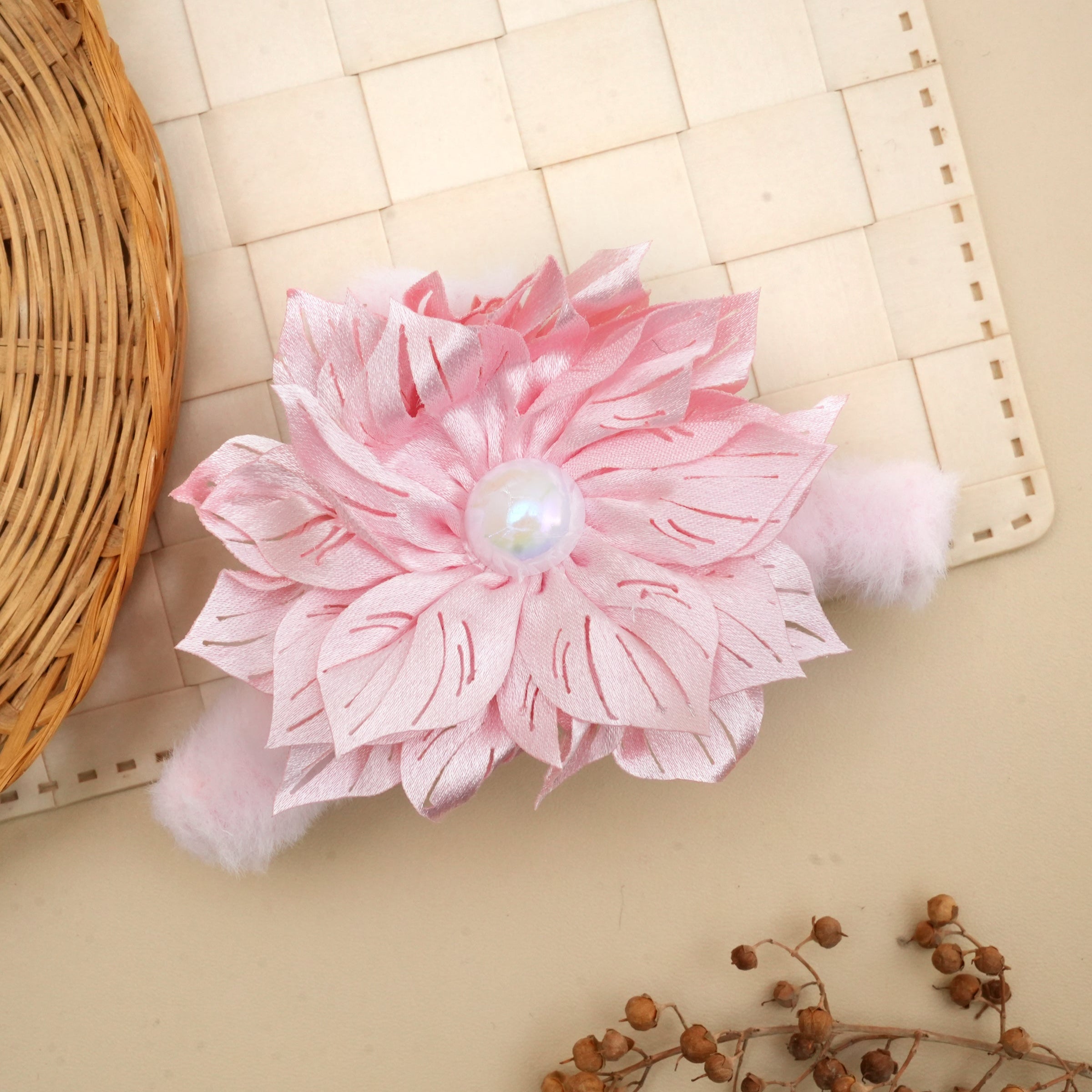 Elegant Floral Fur Hair Catchers with Pearl Accent