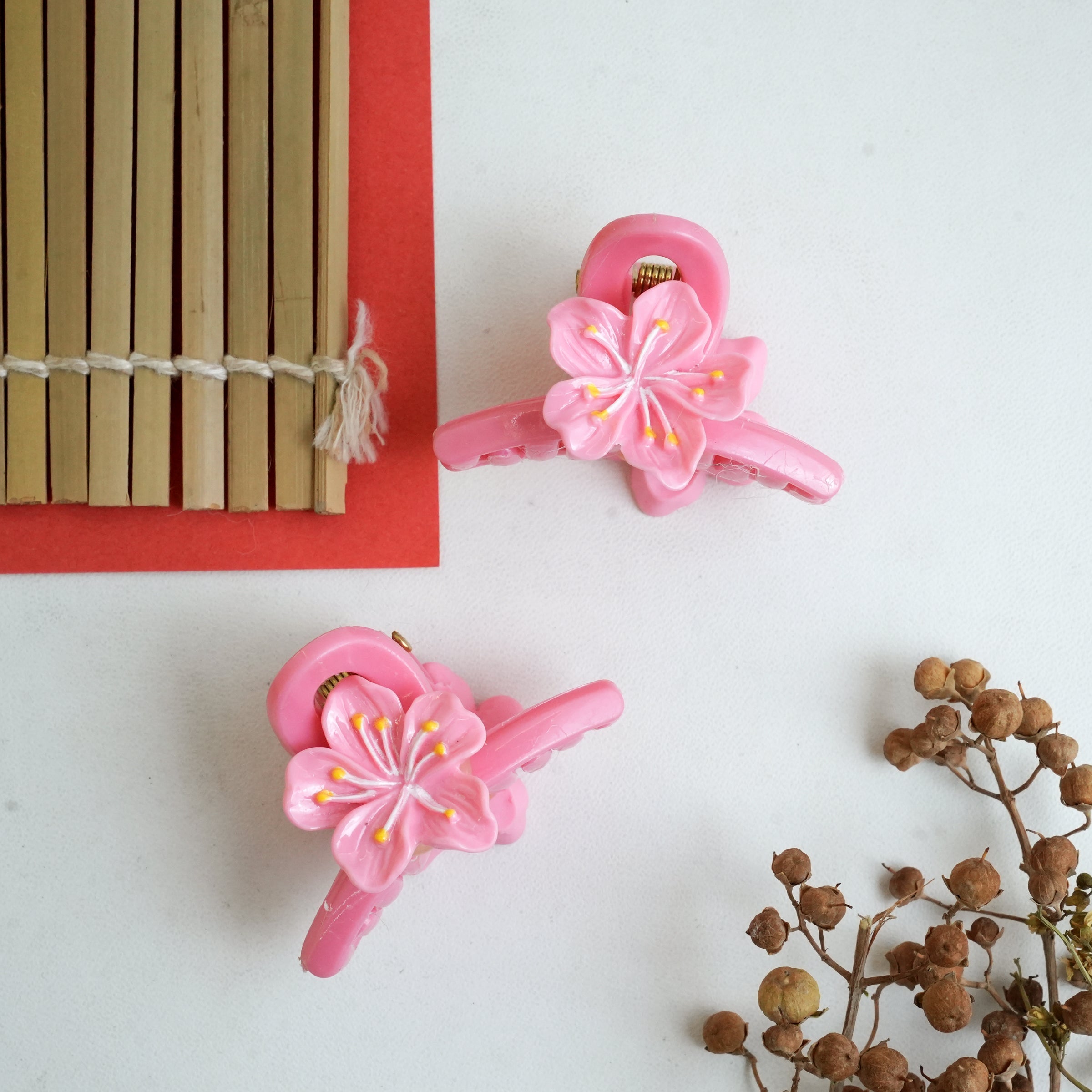 Blooming Flower Hair Clip Pair – A Touch of Nature for Your Style