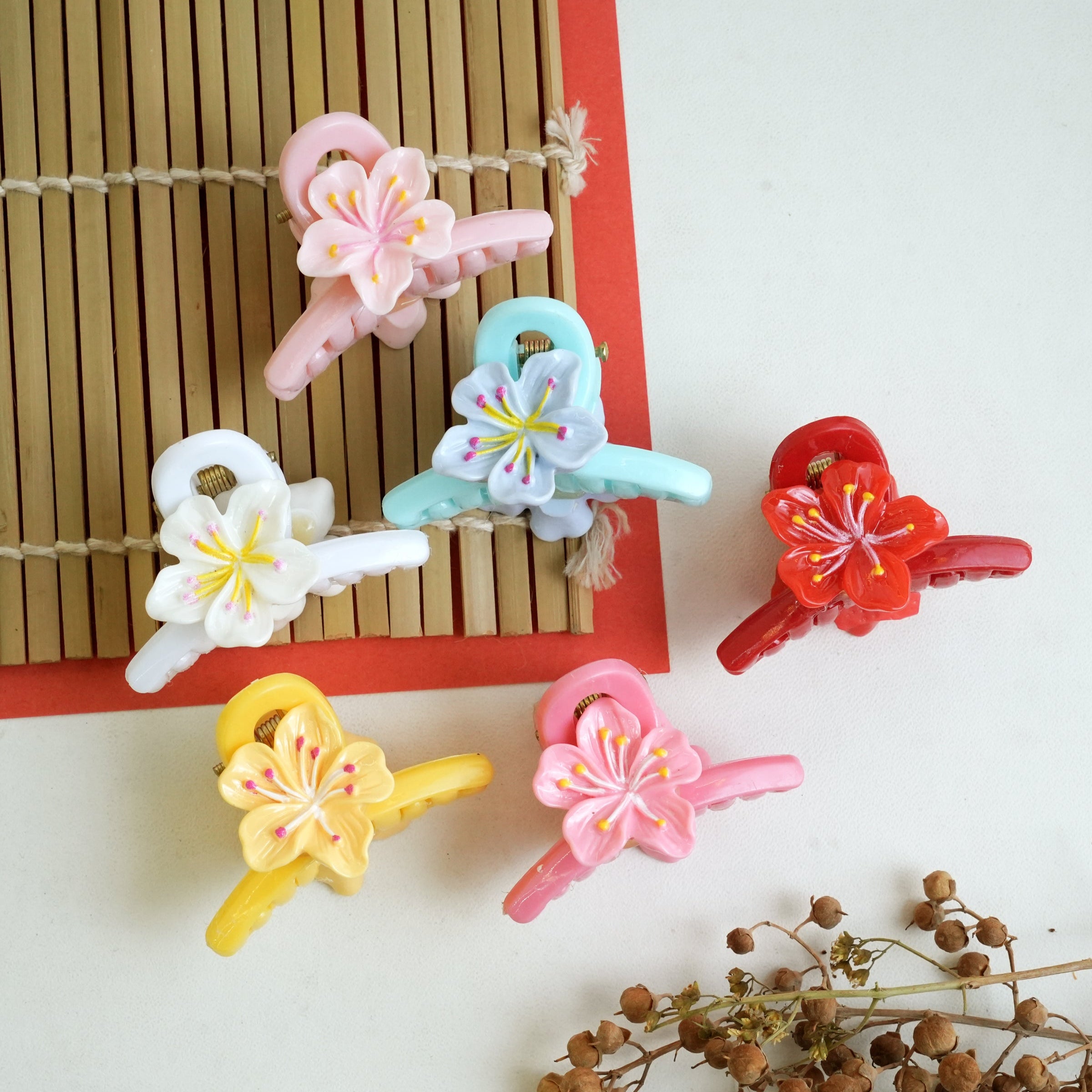 Blooming Flower Hair Clip Pair – A Touch of Nature for Your Style