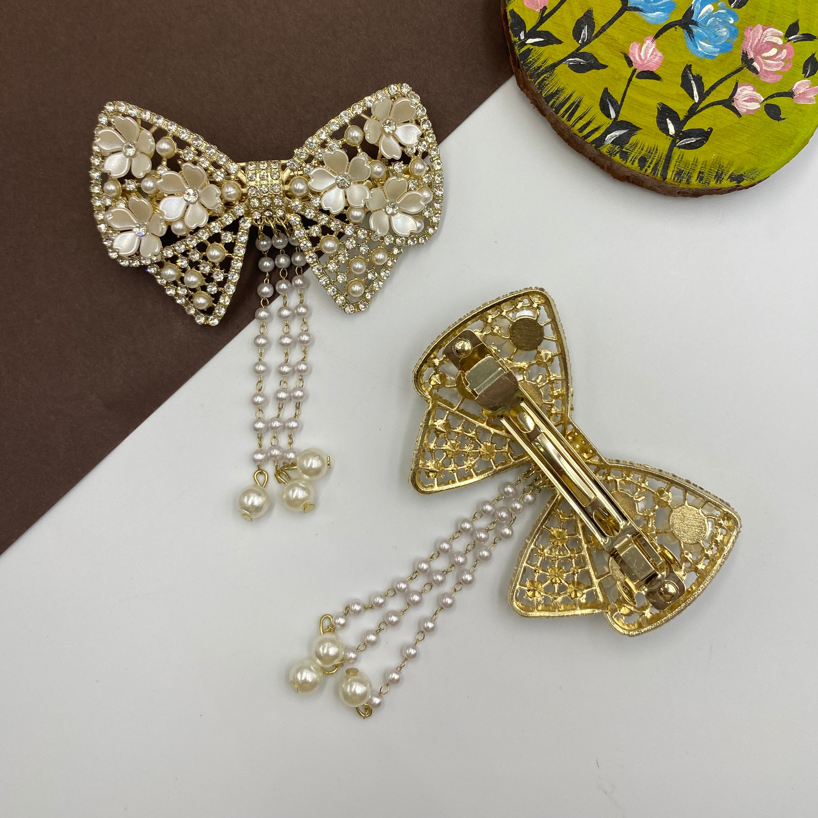 Elegant Bow-Shaped Pearl and Crystal Metal Hair Pins