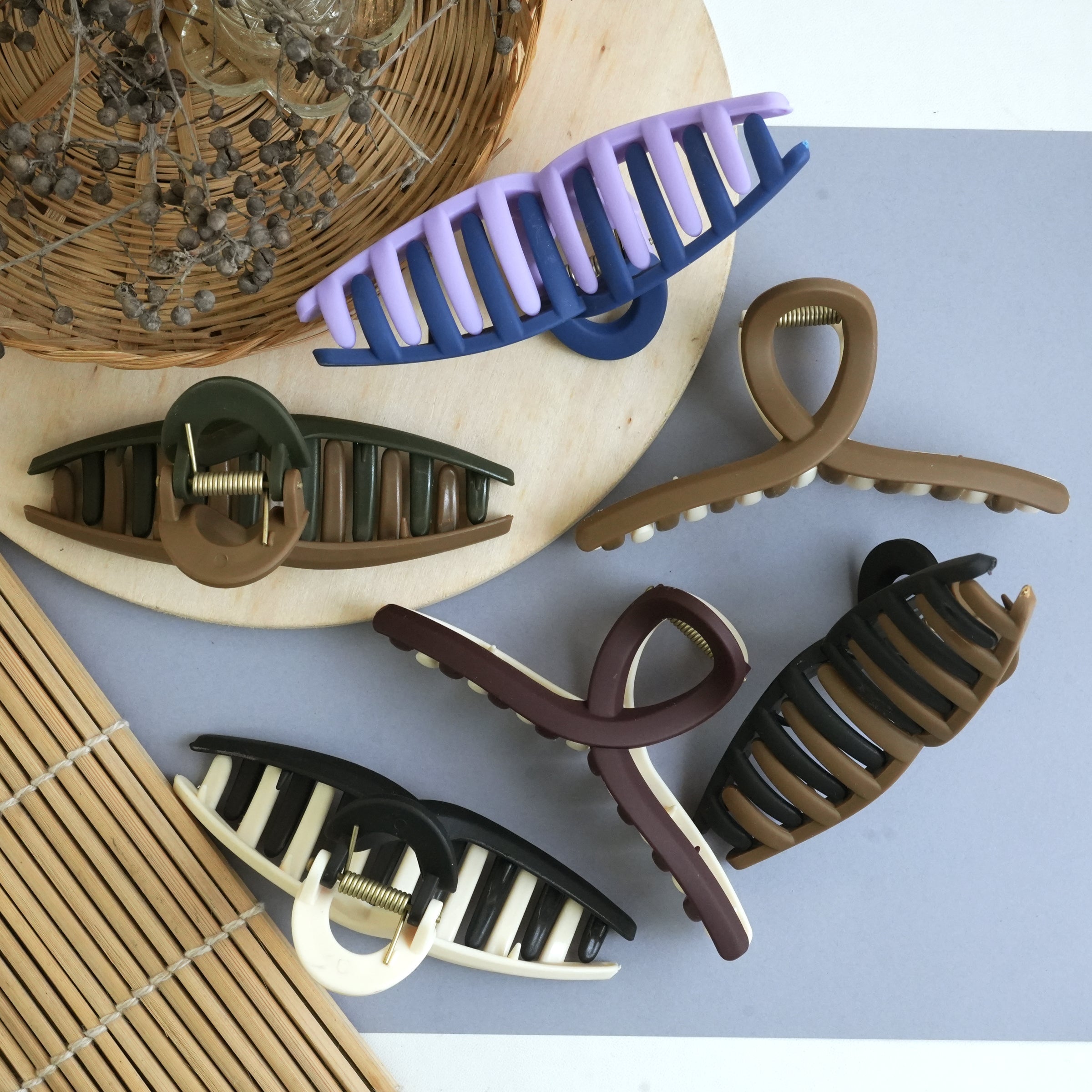 Minimalist Matte Hair Claw Clips – Classic Elegance"