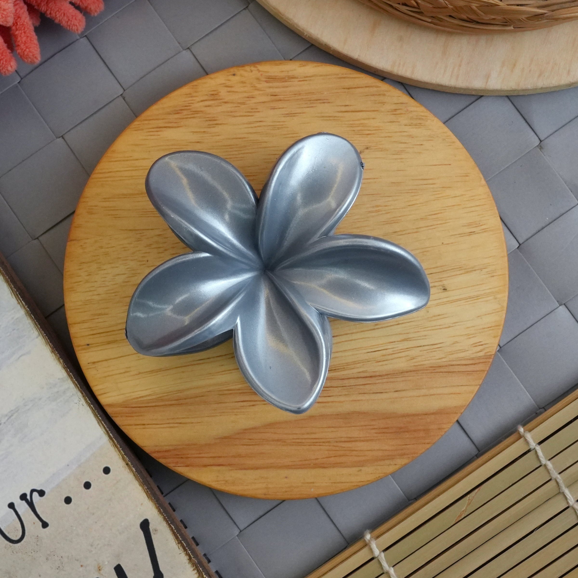 Floral hair clips