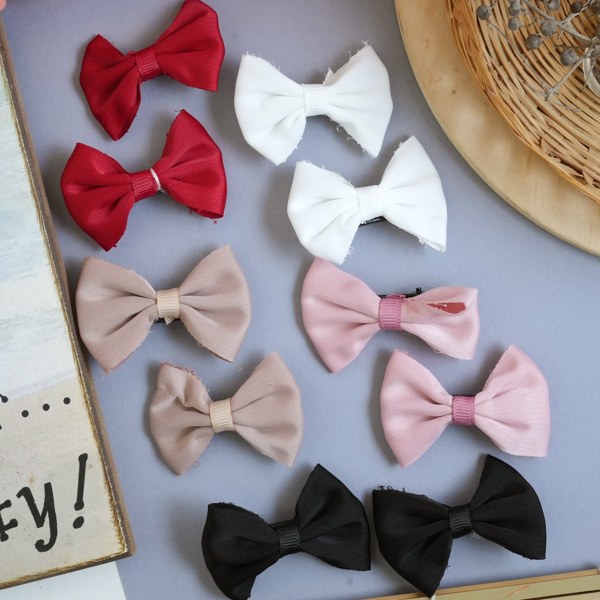 Bow hair pins pair