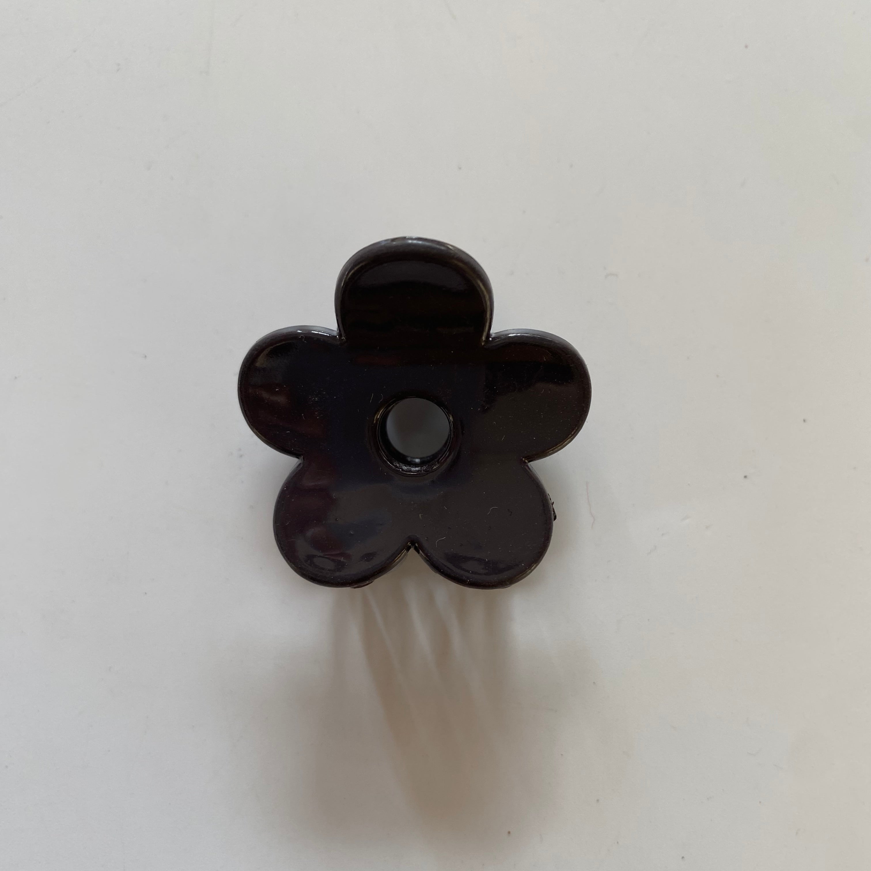 Minimalist Flower Hair Claw in Glossy Maroon