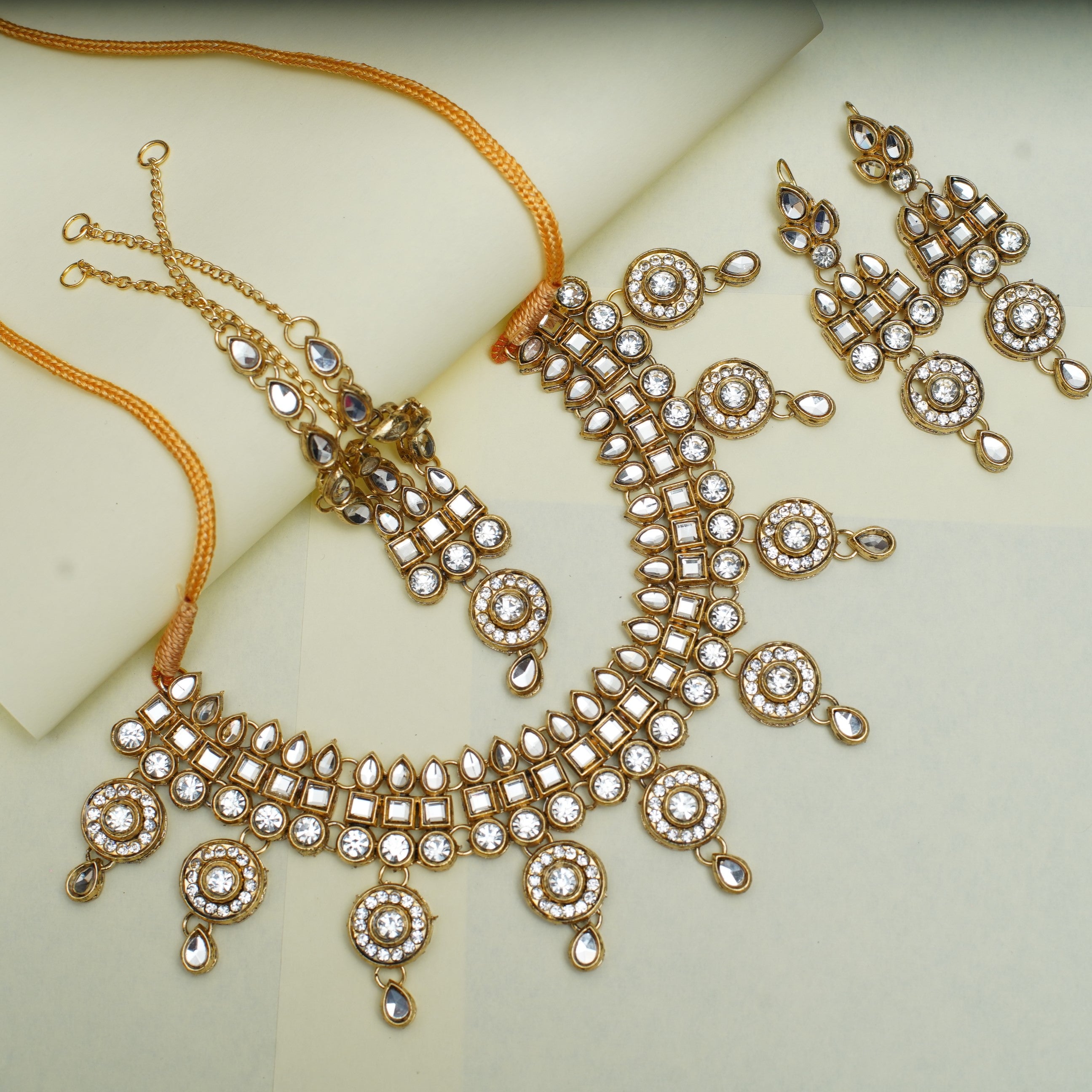 Radiant Kundan Bridal Jewelry Set