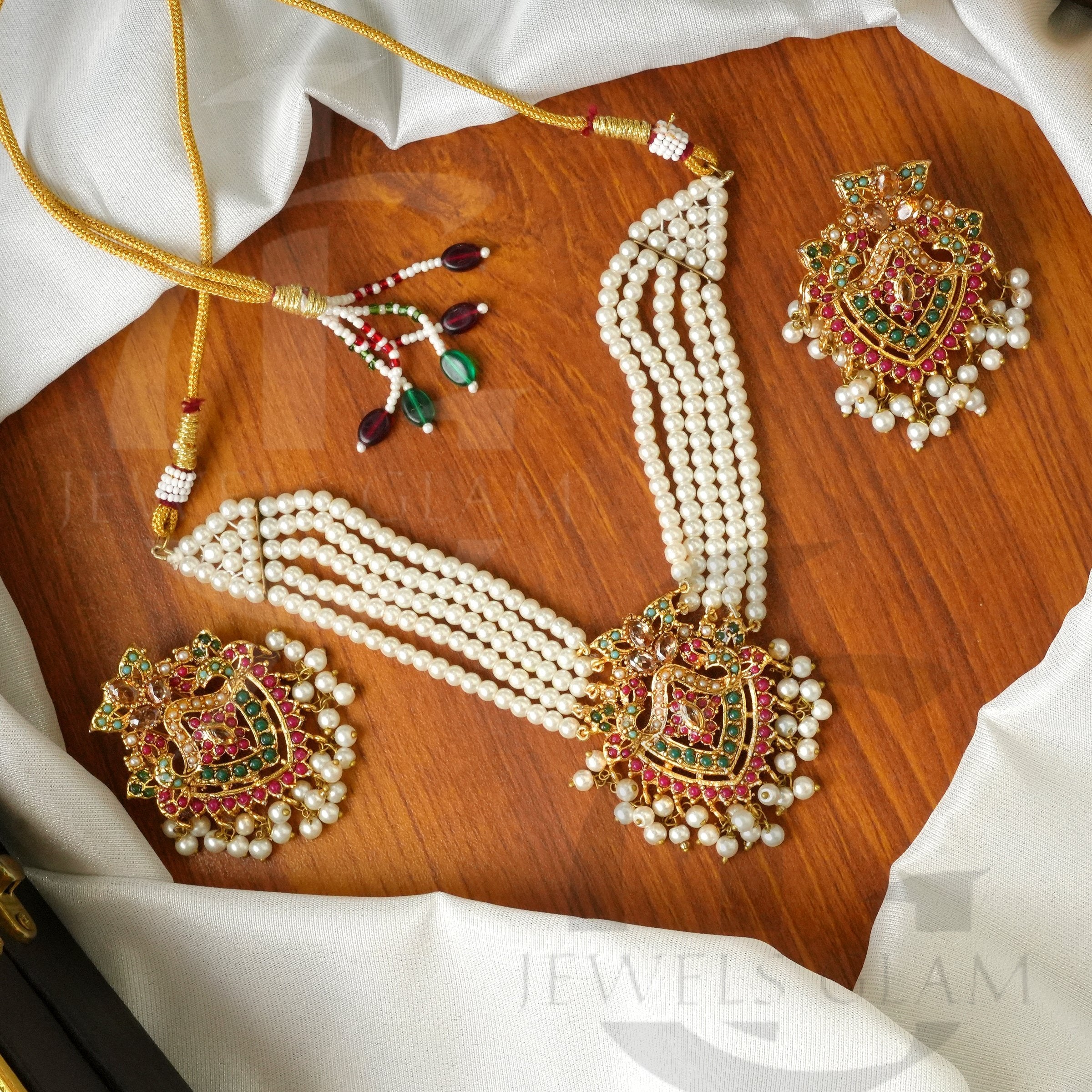 Nargis Nauratan Choker Set