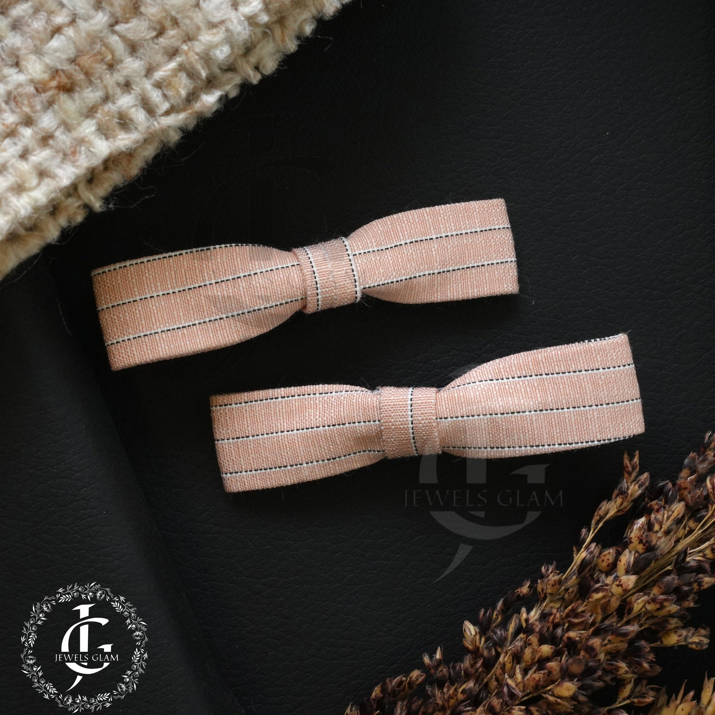 Classic Textured Bow Hair Pins