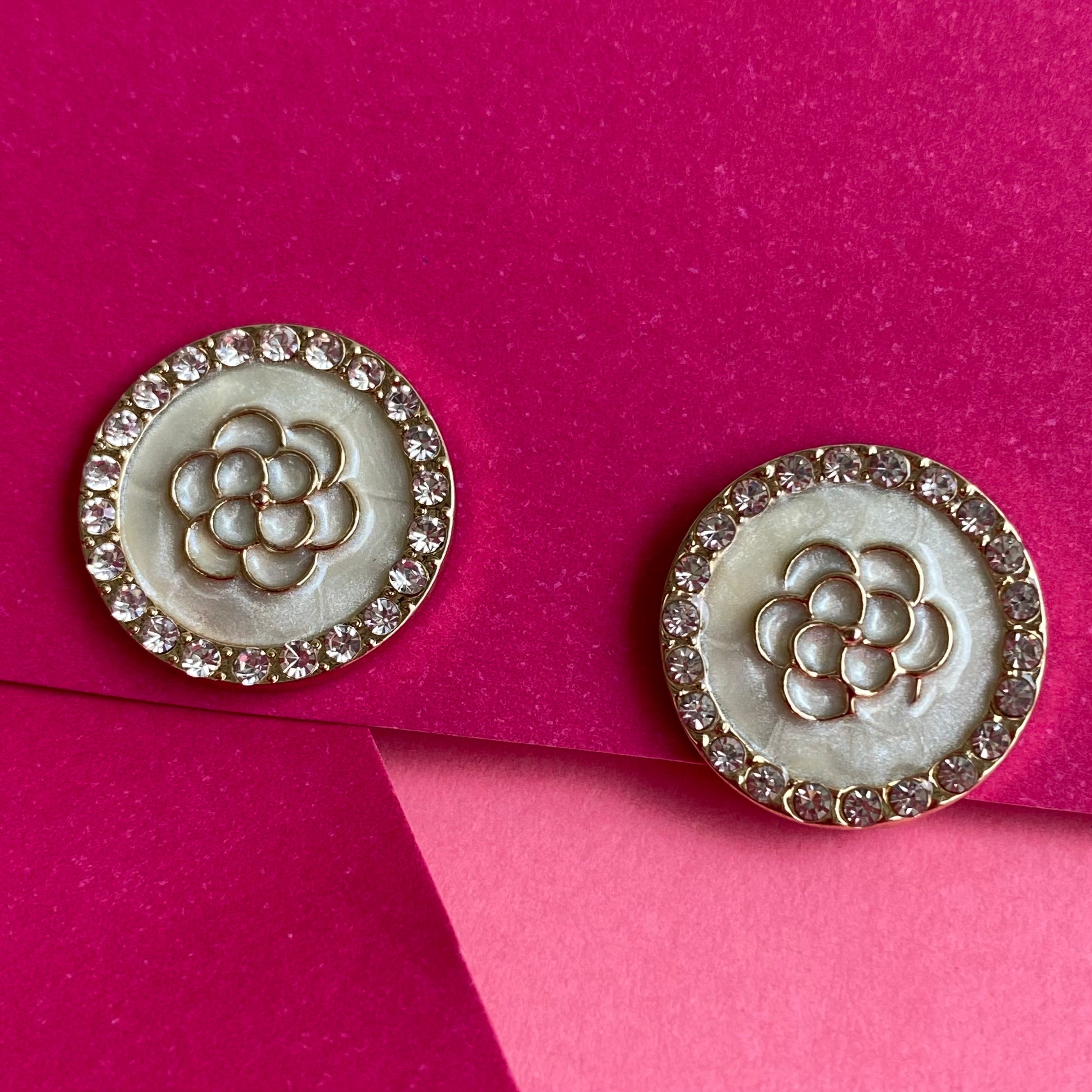Elegant Floral Pearl Stud Earrings