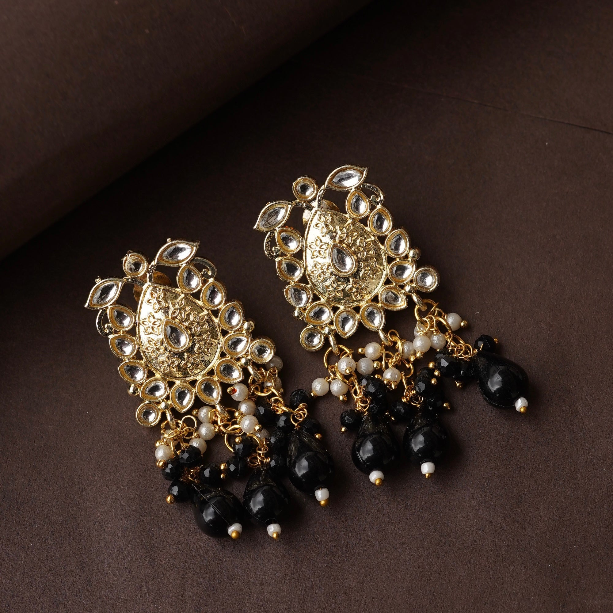 Majestic Black & Gold Kundan Jewelry Set