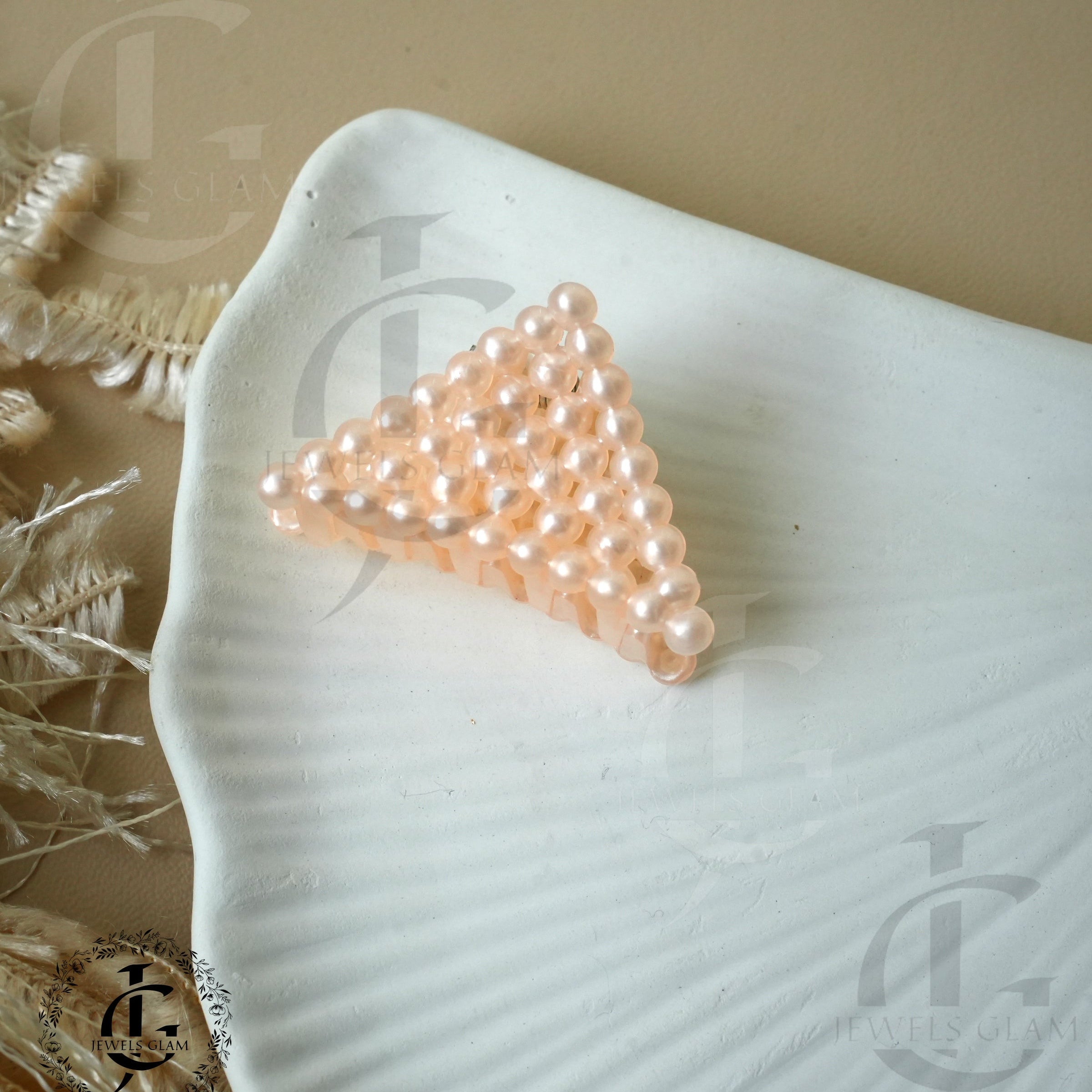 Triangular Pearl Hair Catchers – Pastel Elegance